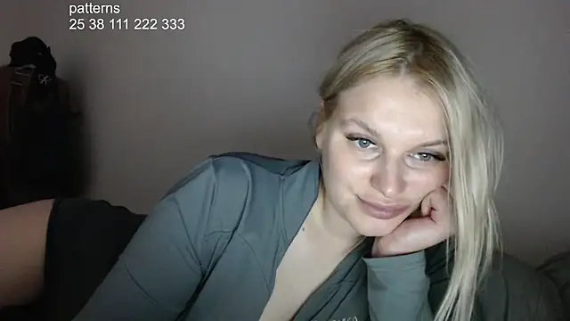 Snapshot of hey_shinyy chatting on June 29, 2026, 9:03 pm hey shinyy online show from June 29, 2026, 9:03 pm
