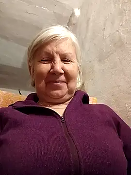 Snapshot of KlaudiaDarling chatting on February 2, 2026, 3:44 pm KlaudiaDarling online show from February 2, 2026, 3:44 pm