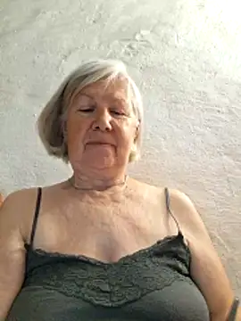 KlaudiaDarling online show from May 25, 2026, 3:22 pm