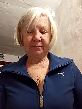 Snapshot of KlaudiaDarling chatting on February 4, 2026, 12:49 am KlaudiaDarling online show from February 4, 2026, 12:49 am