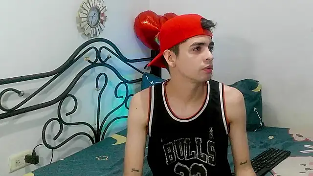 nico22love online show from February 28, 2026, 12:32 am