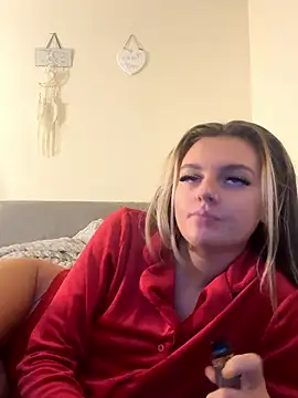 Lola-rosexx online show from January 8, 2026, 8:04 pm