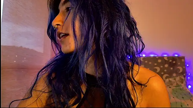 Snapshot of LunaisBack chatting on March 3, 2026, 11:12 pm LunaisBack online show from March 3, 2026, 11:12 pm