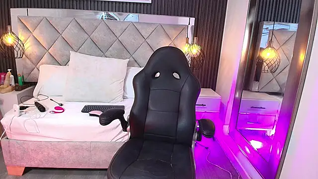 Snapshot of Sara_Channel01 chatting on February 9, 2026, 11:30 am Sara Channel01 online show from February 9, 2026, 11:30 am