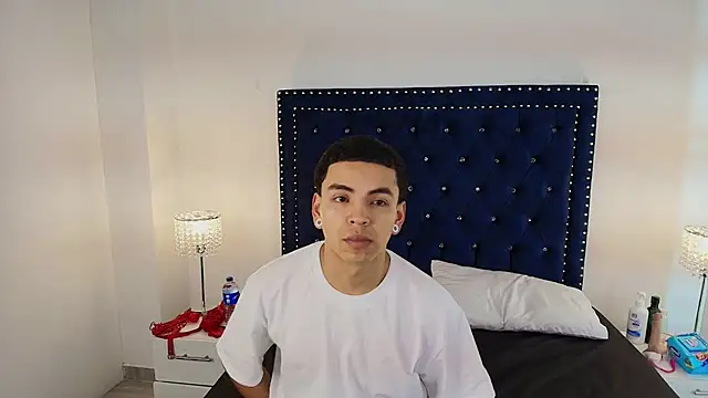 Jaden and sofia online show from May 7, 2026, 3:44 am