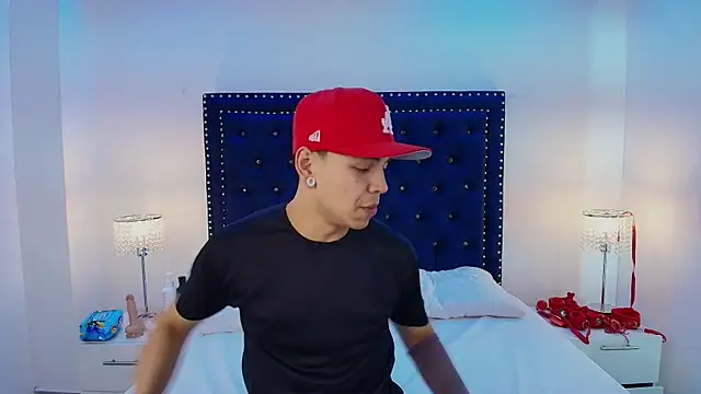 Jaden and sofia online show from May 9, 2026, 3:21 am