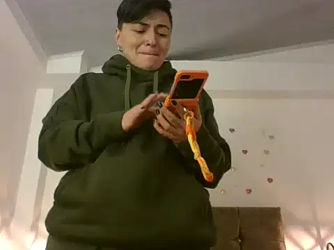 kat paradise online show from February 13, 2026, 11:43 am