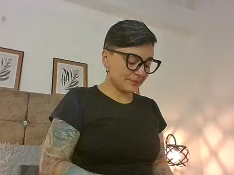 kat paradise online show from February 10, 2026, 11:53 am