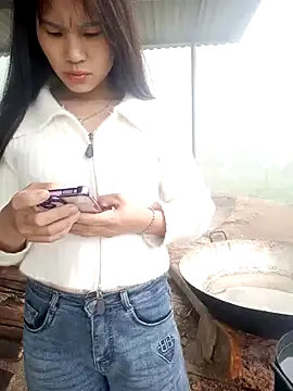 Snapshot of congchua977 chatting on February 12, 2026, 1:27 am congchua977 online show from February 12, 2026, 1:27 am