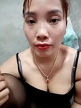 Snapshot of yeutinh00 chatting on March 1, 2026, 9:42 am yeutinh00 online show from March 1, 2026, 9:42 am