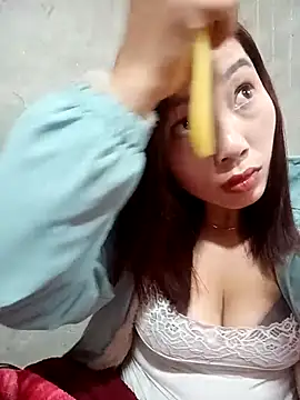 Snapshot of yeutinh00 chatting on February 12, 2026, 6:13 am yeutinh00 online show from February 12, 2026, 6:13 am