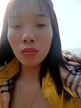 yeutinh00 online show from January 13, 2026, 6:06 am