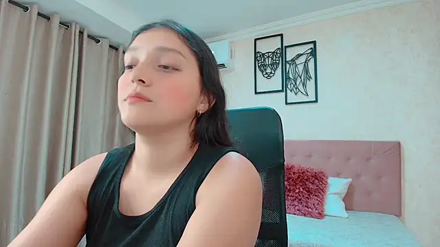 littlemolly walcott online show from June 26, 2026, 10:59 pm