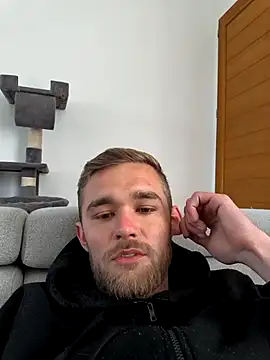 Benjamiinlt online show from April 21, 2026, 9:38 am