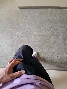 jerryrooh69 online show from April 17, 2026, 7:55 am