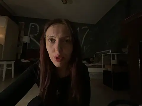 EmmaLyrica online show from April 18, 2026, 11:16 pm