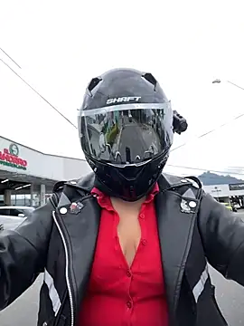 Scarlet auraa online show from March 18, 2026, 9:15 pm