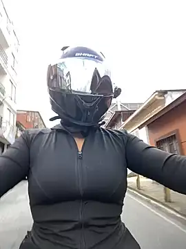 Scarlet auraa online show from April 14, 2026, 8:47 pm