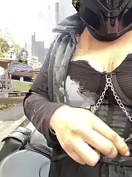 Scarlet auraa online show from February 11, 2026, 9:58 pm