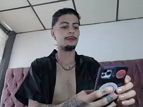 levconnor online show from January 18, 2026, 3:48 pm