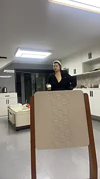 mo-mo-69 online show from April 16, 2026, 2:29 pm