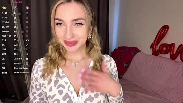  ViviV  online show from April 9, 2026, 9:04 am