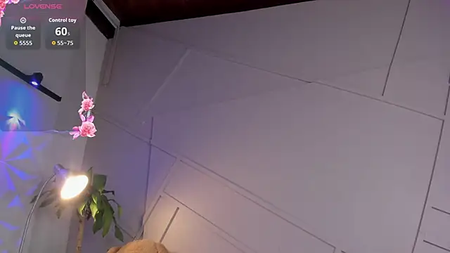 GabiSaenz  online show from April 17, 2026, 11:24 am