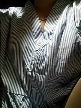 Hiniyk2 online show from April 15, 2026, 1:37 pm