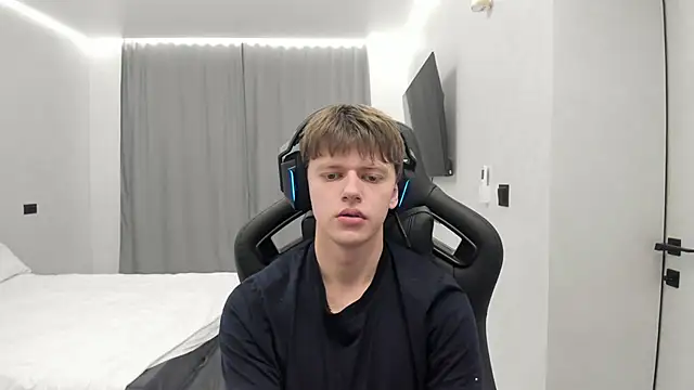 Snapshot of bonekoambalabu chatting on April 16, 2026, 6:08 pm bonekoambalabu online show from April 16, 2026, 6:08 pm