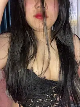 Linh DuongSexy online show from February 24, 2026, 3:46 pm