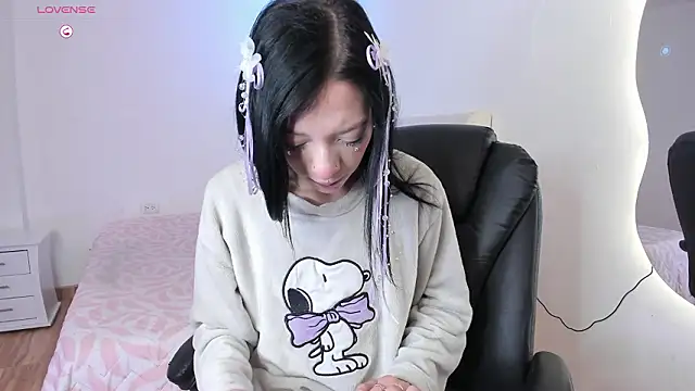 Diamond  cherry69 online show from February 24, 2026, 1:56 pm