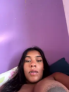 Snapshot of Lunnnaa777 chatting on January 7, 2026, 9:47 am Lunnnaa777 online show from January 7, 2026, 9:47 am