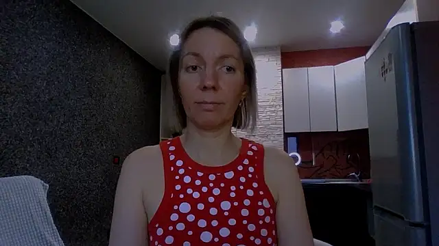 Amanda Luxe online show from February 2, 2026, 3:05 am