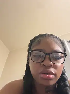 Snapshot of cumforyannna chatting on May 8, 2026, 11:36 am cumforyannna online show from May 8, 2026, 11:36 am