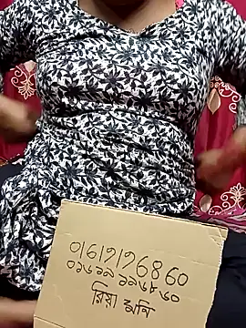 Riyamoni7485 online show from April 27, 2026, 4:16 pm