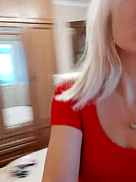 Snapshot of MiraStar984 chatting on February 15, 2026, 9:52 am MiraStar984 online show from February 15, 2026, 9:52 am