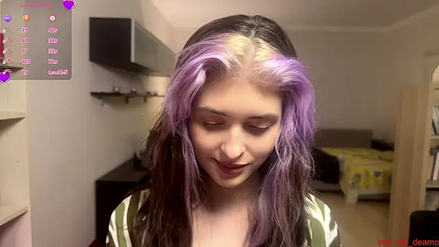 Dia DeAmas online show from April 19, 2026, 6:10 pm