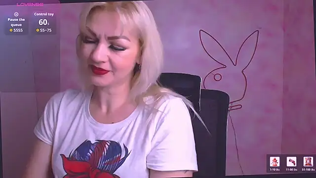 Snapshot of Madonna_Fire chatting on May 10, 2026, 6:06 am Madonna Fire online show from May 10, 2026, 6:06 am