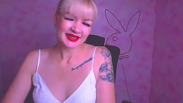 Snapshot of Madonna_Fire chatting on June 26, 2026, 11:49 am Madonna Fire online show from June 26, 2026, 11:49 am