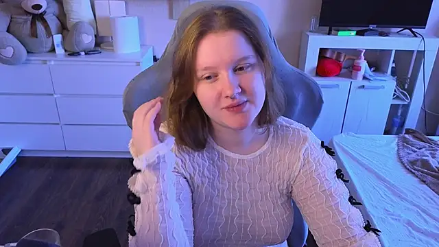 Ol1via online show from April 14, 2026, 4:39 am