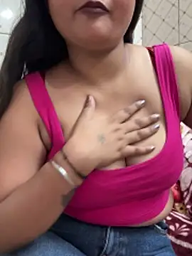 Curvy Anaya online show from April 22, 2026, 2:13 pm