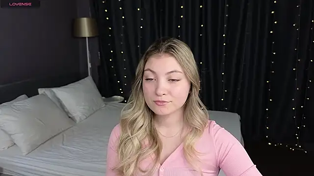 Angel  Grace online show from February 1, 2026, 5:38 am