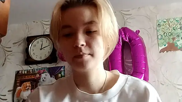 Snapshot of Kirawannavibe chatting on January 14, 2026, 8:07 am Kirawannavibe online show from January 14, 2026, 8:07 am