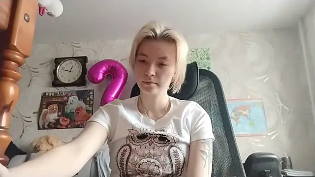 Snapshot of Kirawannavibe chatting on January 10, 2026, 8:42 am Kirawannavibe online show from January 10, 2026, 8:42 am