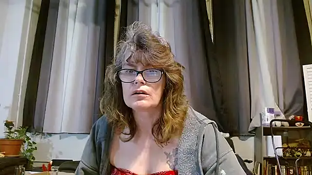 ladylavende3 online show from March 12, 2025, 6:18 am