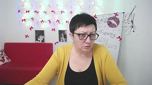 EmilyL0ve online show from March 8, 2026, 6:22 pm