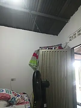 zaraluxx1 online show from February 27, 2026, 5:46 pm