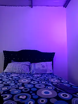 zaraluxx1 online show from February 1, 2026, 5:55 pm