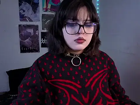 Snapshot of Scarleth_Shadow1 chatting on April 23, 2026, 2:51 am Scarleth Shadow1 online show from April 23, 2026, 2:51 am