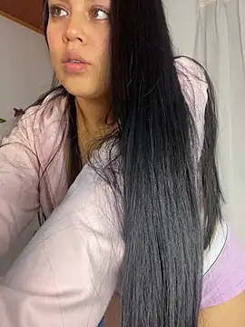sophyy white online show from July 3, 2026, 5:47 am